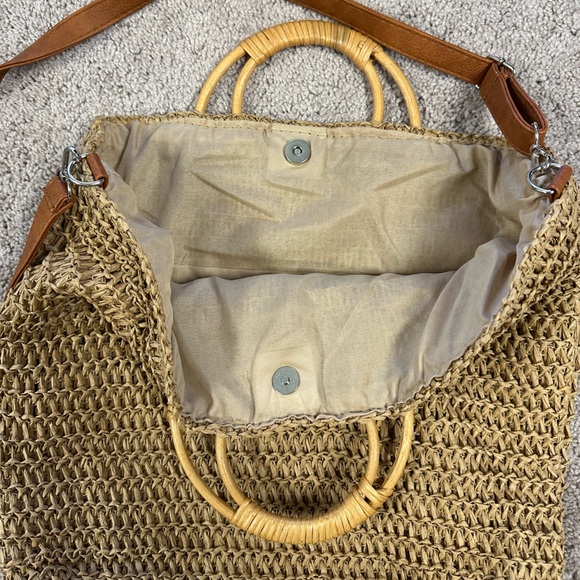 Straw tote bag with detachable cross body strap - Picture 5 of 6